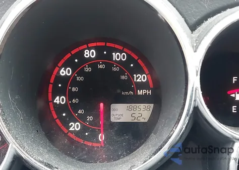 2005 Pontiac Vibe z USA, uszkodzony, nr VIN 5Y2SL638X5Z472777